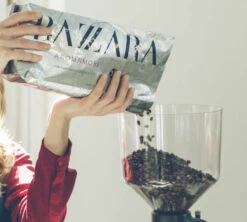 1kg Café En Grain Aromamore Arabica/Robusta - BAZZARA -Maxicoffee cafeengrainbazzaraaromamorekgillustration2