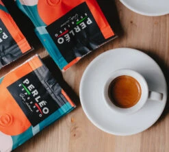 1kg Café En Grain Cremoso- PERLEO ESPRESSO -Maxicoffee cafeengrainperleoespressotassepaquets 4